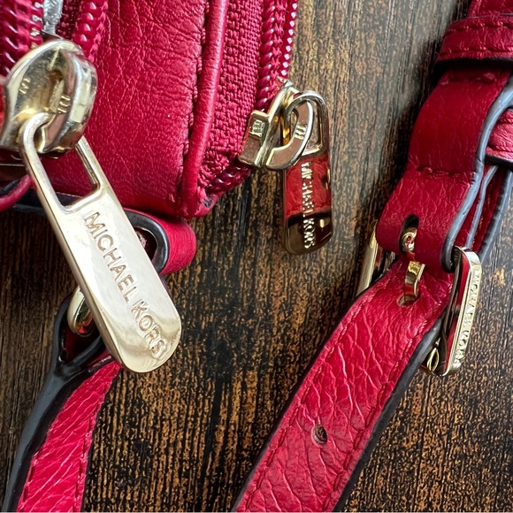 KORS Michael Kors Red Crossbody Bag - Picture 3 of 10